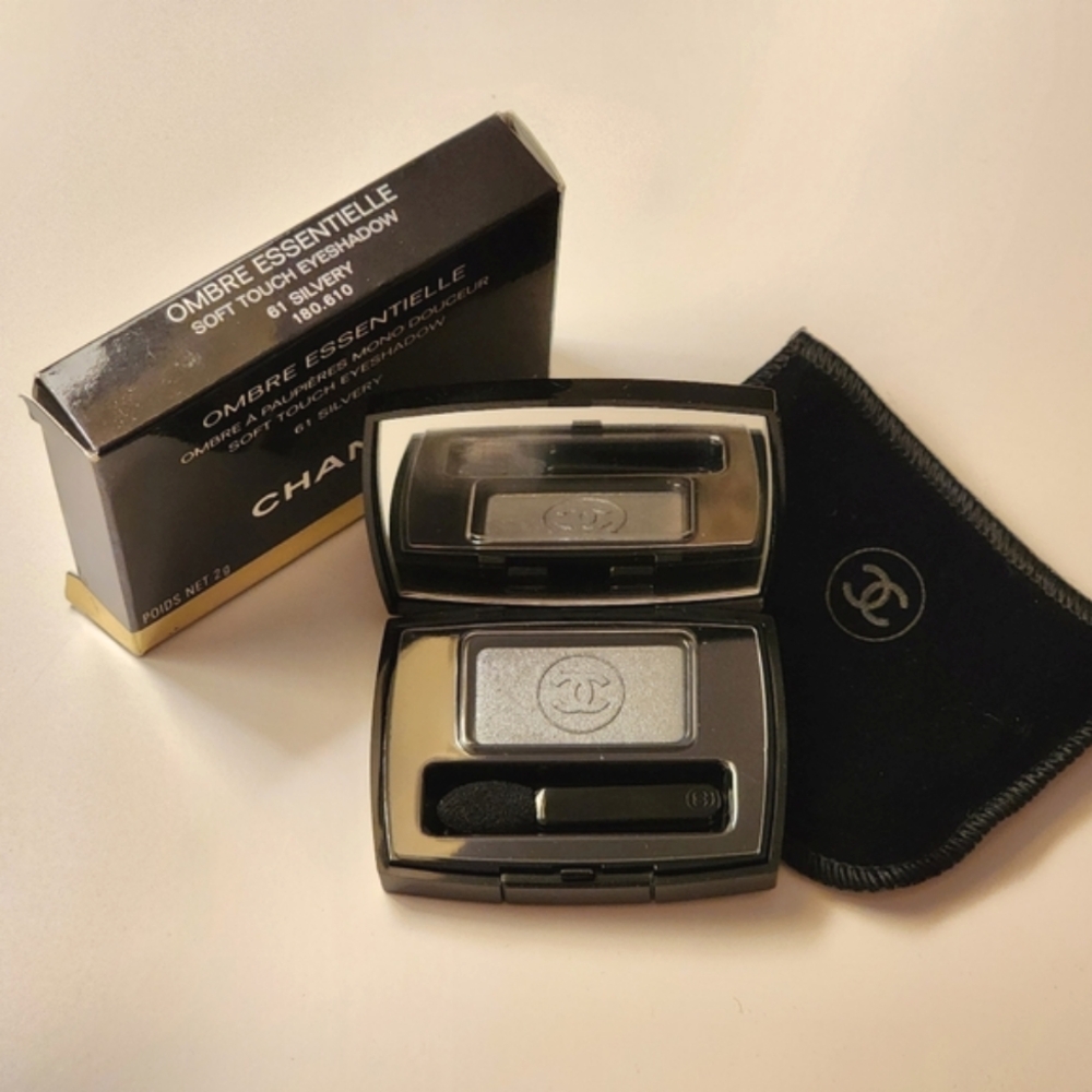 Chanel Ombre Essential Eyeshadow, Silvery